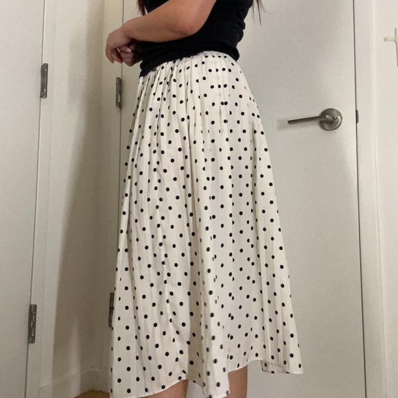 OAK + FORT - Polka Dot Pleated Midi Skirt (One Size) (WORN ONCE - LIKE NEW) - Picture 3 of 4